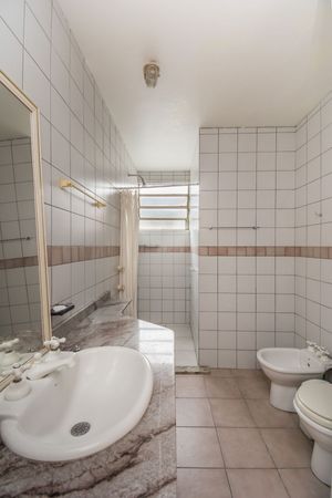 Image 9 - 104423
