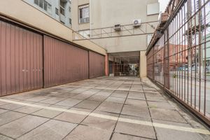 Image 25 - 104423