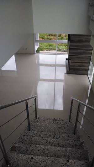 Image 32 - 104753
