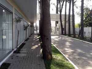 Image 40 - 104907