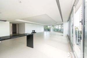 Image 3 - 105100