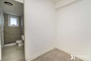 Image 10 - 105100