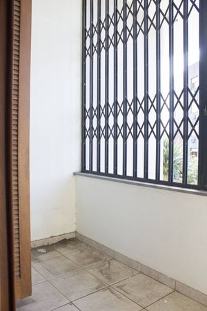 Image 19 - 105448