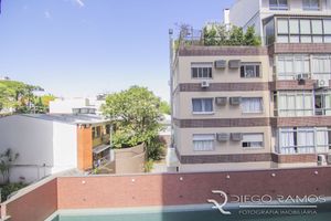 Image 11 - 105449