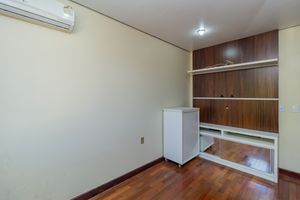 Image 31 - 105766
