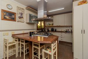 Image 42 - 105766