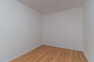 Image 15 - 106197