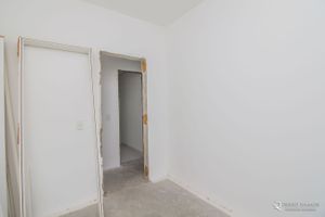 Image 39 - 106996