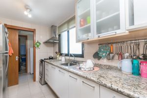 Image 22 - 107003