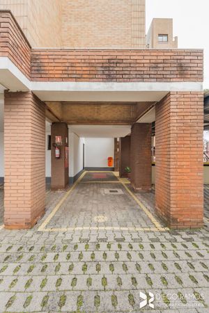 Image 29 - 107162