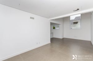 Image 11 - 107281