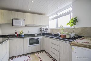 Image 19 - 107411