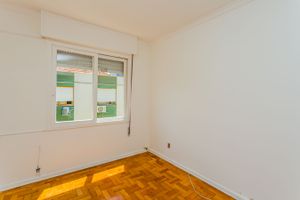 Image 6 - 107805