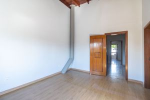 Image 18 - 107875