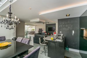 Image 10 - 108166