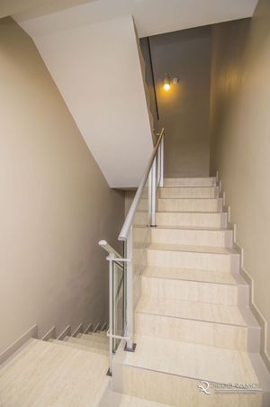 Image 19 - 109498