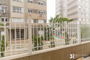 Image 9 - 109995