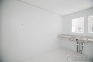 Image 114 - 110530