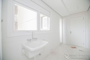 Image 118 - 110530