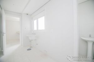 Image 119 - 110530