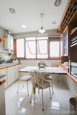 Image 33 - 111017