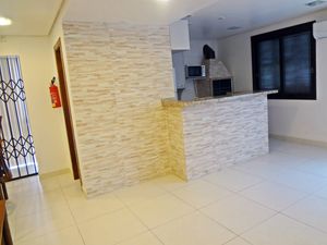 Image 12 - 111800