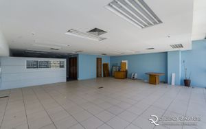 Image 6 - 112327