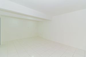 Image 17 - 113985