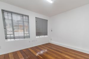 Image 32 - 114827