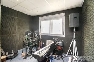 Image 16 - 115983