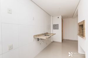 Image 25 - 117000