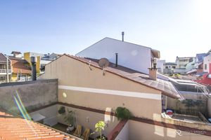 Image 34 - 125050