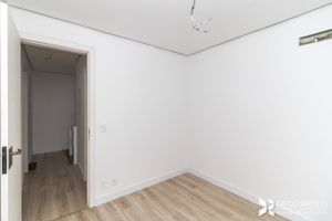 Image 17 - 125755
