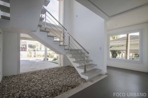 Image 3 - 125800