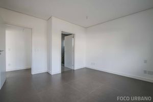 Image 24 - 125800