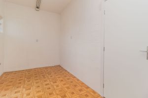 Image 17 - 126817