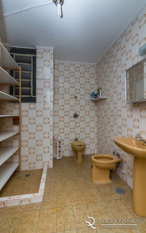 Image 19 - 127212