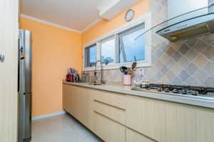 Image 29 - 127798