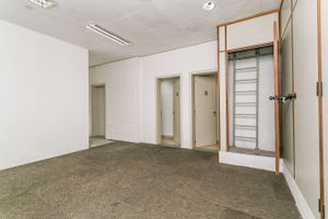 Image 17 - 128265