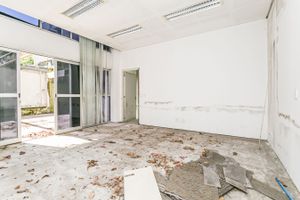 Image 30 - 128265