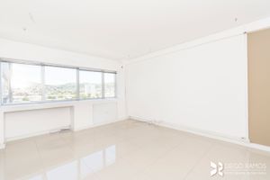 Image 11 - 128528