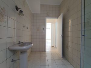 Image 15 - 128586