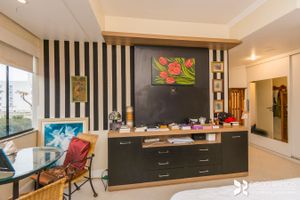Image 11 - 131585
