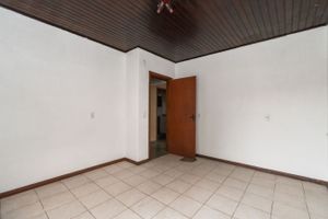 Image 34 - 132005