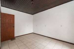 Image 35 - 132005