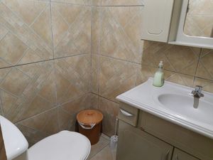Image 19 - 134975