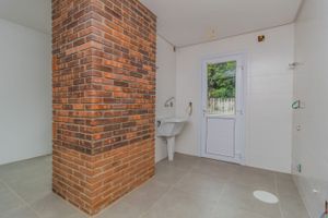 Image 11 - 134988
