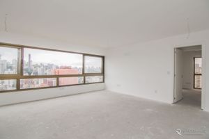 Image 13 - 136126