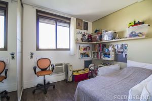 Image 8 - 136382