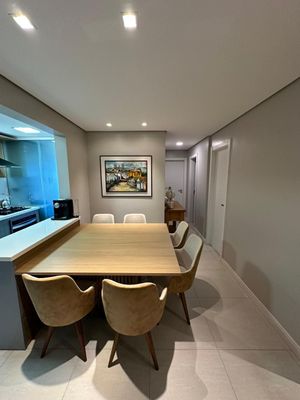 Image 8 - 136700